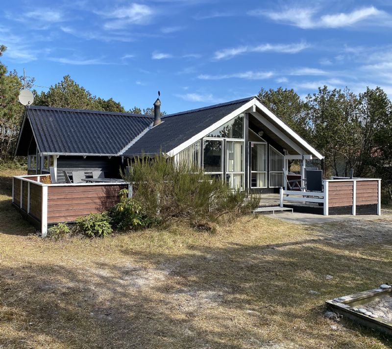 Sommerhus til 6 personer med spabad beliggende i Hvide Sande