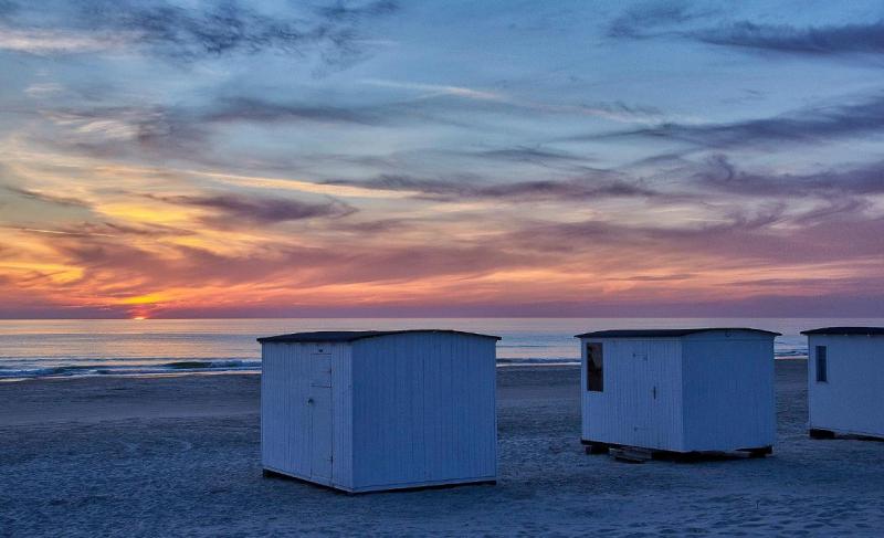 Blokhus. Lkkert brnevenligt sommerhus kun 100 m fra stranden192