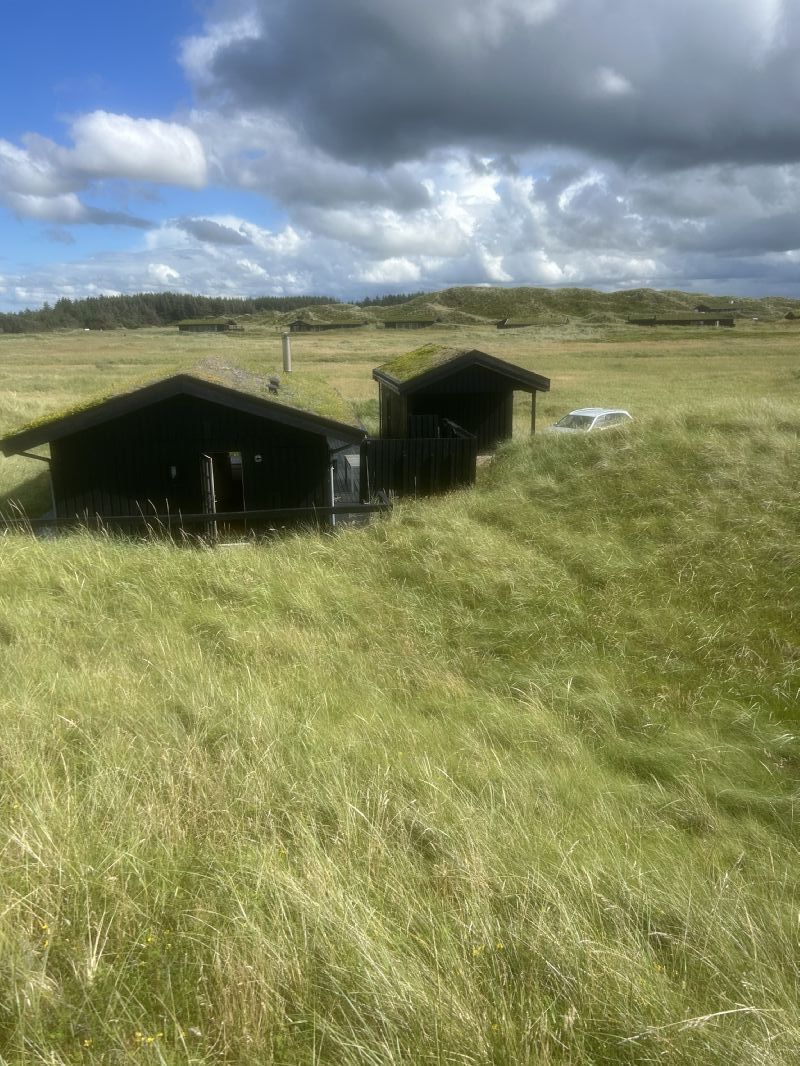 Pragtfuldt beliggende sommerhus i Rdhus - kun 100 meter fra havet119