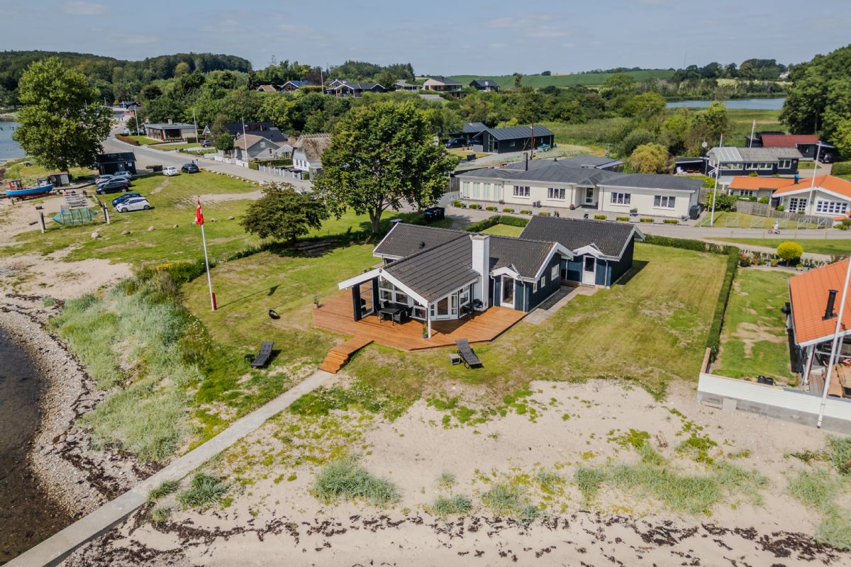 Snderballe Strand sommerhus med havudsigt