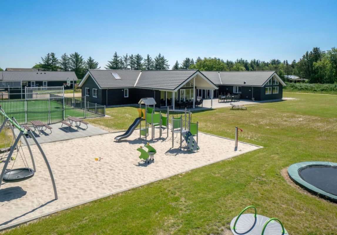 Sommerhus med pool i Houstrup